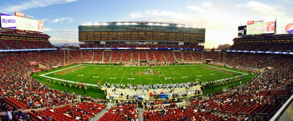 En la Conferencia Nacional, los playoffs de la NFL pasan por Santa Clara, California, casa de los 49ers. Foto de Robert Hernández en Pexels.