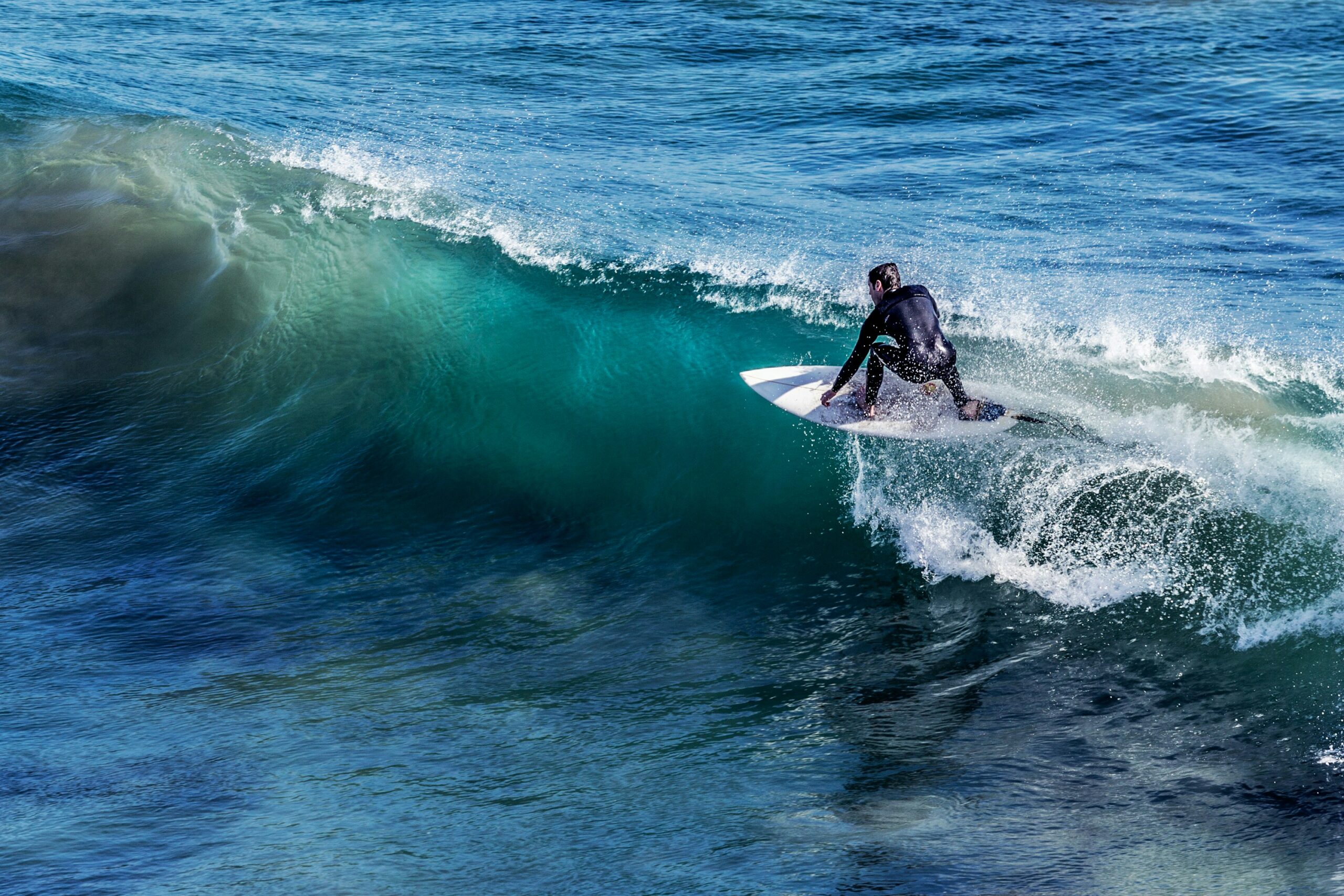 Mejores destinos para hacer surf en México. Foto: Vladimir Kudinov.